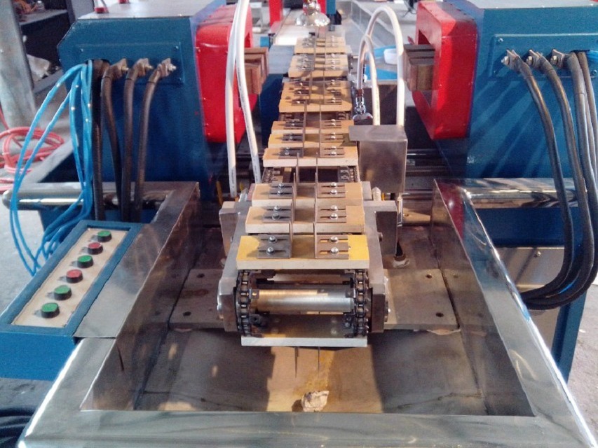 CJW-2000三工位熒光磁粉探傷機(jī) CJW-2000三工位熒光磁粉探傷機(jī)